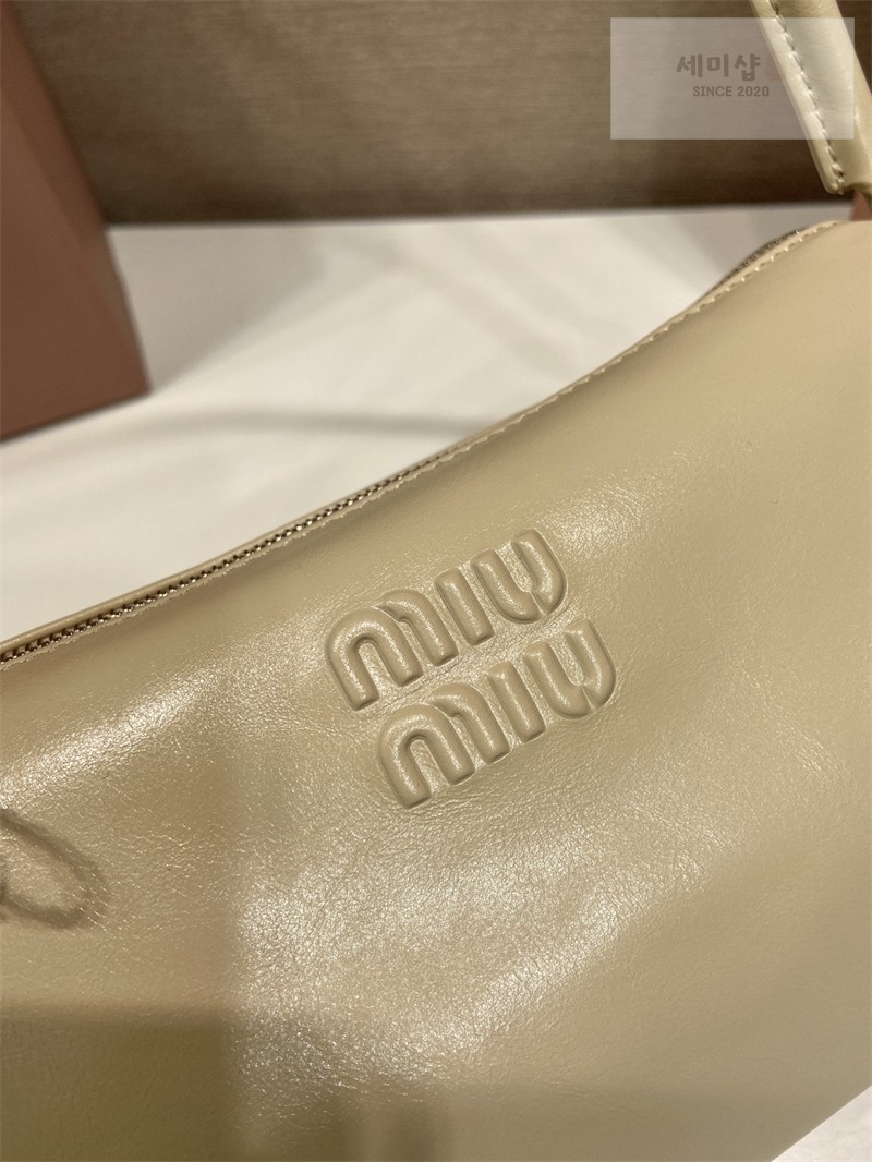Miu Miu 미우미우 샤이니 레더 파우치 5NE029 꼬냑 (브라운) Bag 19번 이미지
