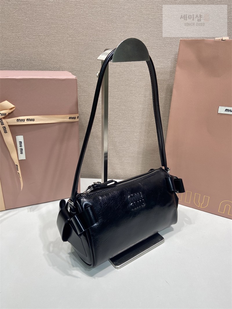 Miu Miu 미우미우 샤이니 레더 파우치 5NE029 꼬냑 (브라운) Bag 24번 이미지