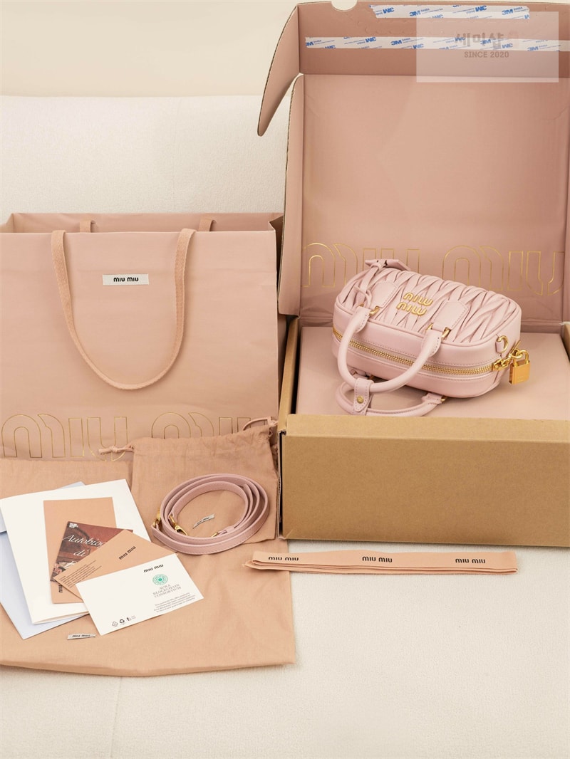 미우미우 미우미우 아르카디 마테라쎄 나파 가죽 토트 백 5BB123 레플리카 7번 이미지 - Bag | 세미샵 레플리카 사이트