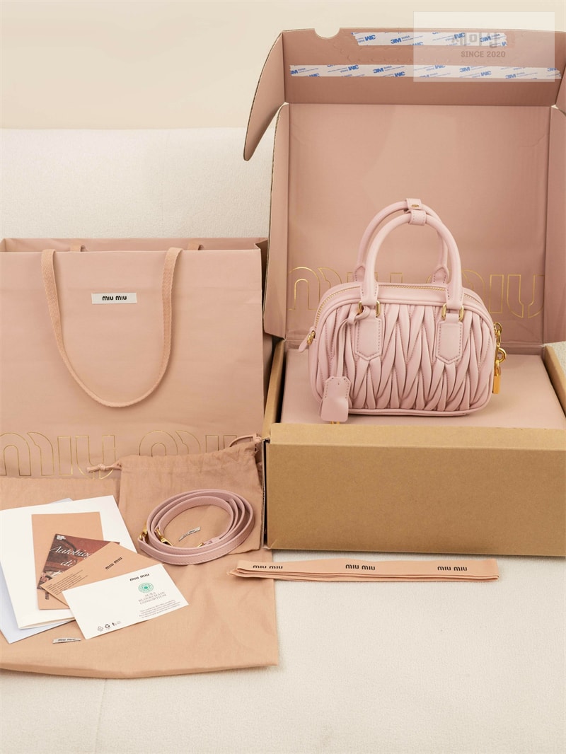 미우미우 미우미우 아르카디 마테라쎄 나파 가죽 토트 백 5BB123 레플리카 22번 이미지 - Bag | 세미샵 레플리카 사이트