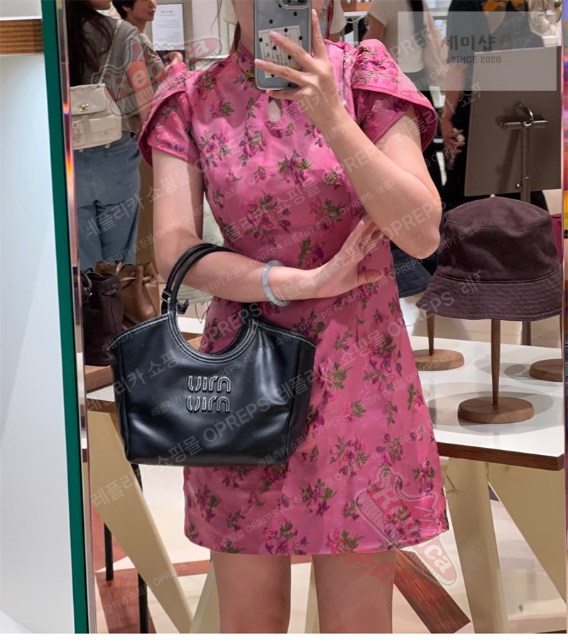Miu Miu 미우미우 아이비 레더 백 5BA284 블랙 Bag 2번 이미지