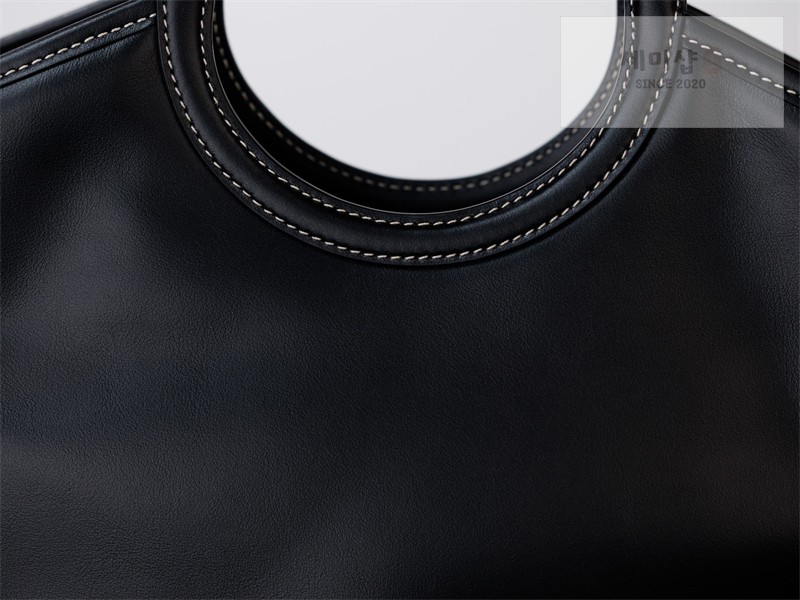 Miu Miu 미우미우 아이비 레더 백 5BA284 블랙 Bag 15번 이미지