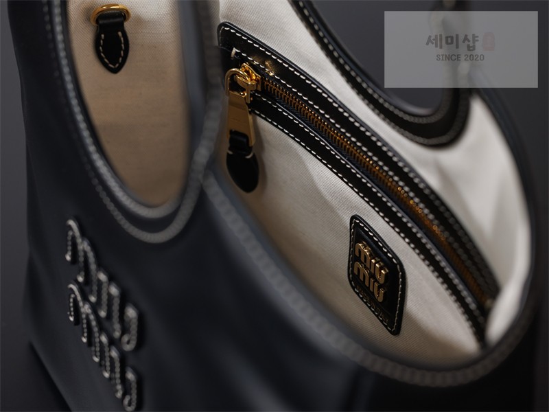 Miu Miu 미우미우 아이비 레더 백 5BA284 블랙 Bag 21번 이미지