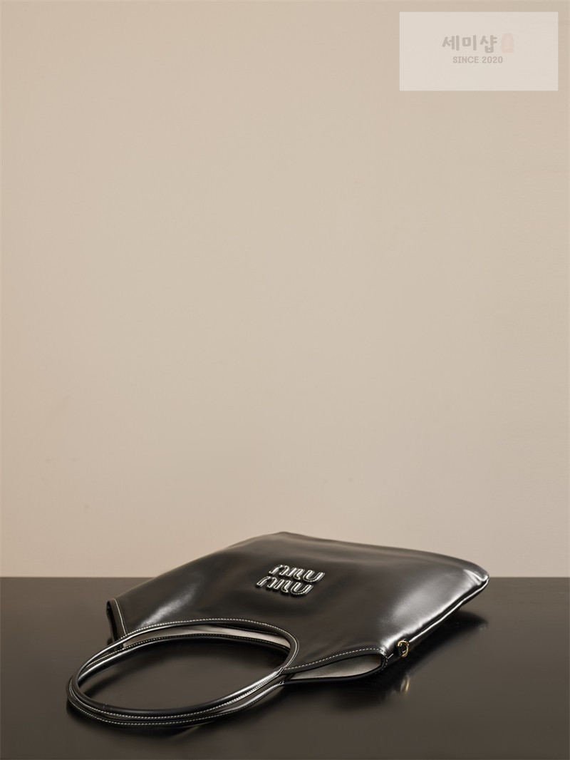 Miu Miu 미우미우 아이비 레더 백 5BQ231 블랙 Bag 10번 이미지