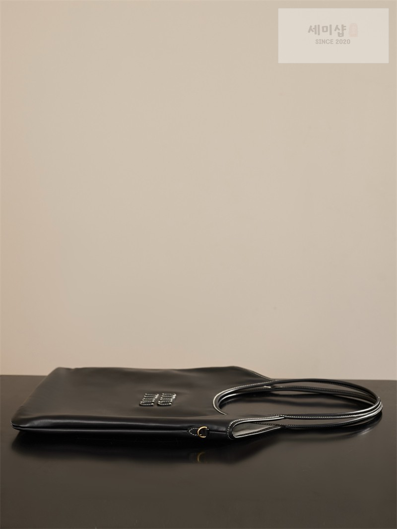 Miu Miu 미우미우 아이비 레더 백 5BQ231 블랙 Bag 12번 이미지