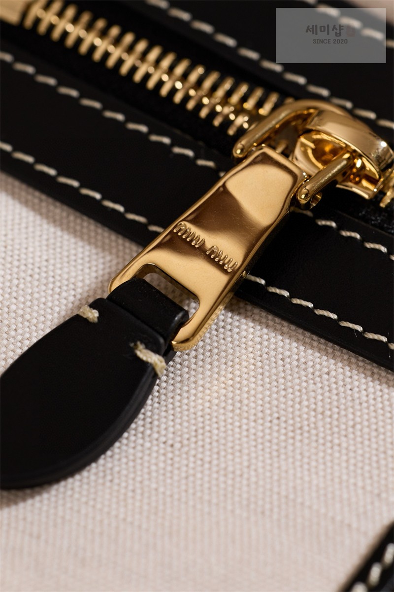 Miu Miu 미우미우 아이비 레더 백 5BQ231 블랙 Bag 21번 이미지