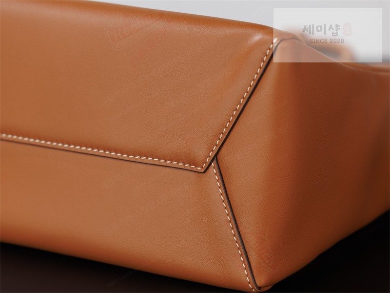 Miu Miu 미우미우 아이비 레더 백 5BA284 꼬냑 Bag 6번 이미지