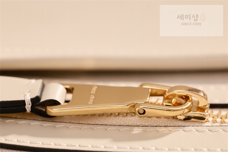 Miu Miu 미우미우 아이비 레더 백 5BQ231 화이트 Bag 27번 이미지