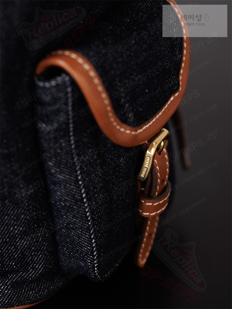 Miu Miu 미우미우 캔버스 가죽 백팩 5BZ042 콘 플라워 / 블루 브랜디 Bag 17번 이미지