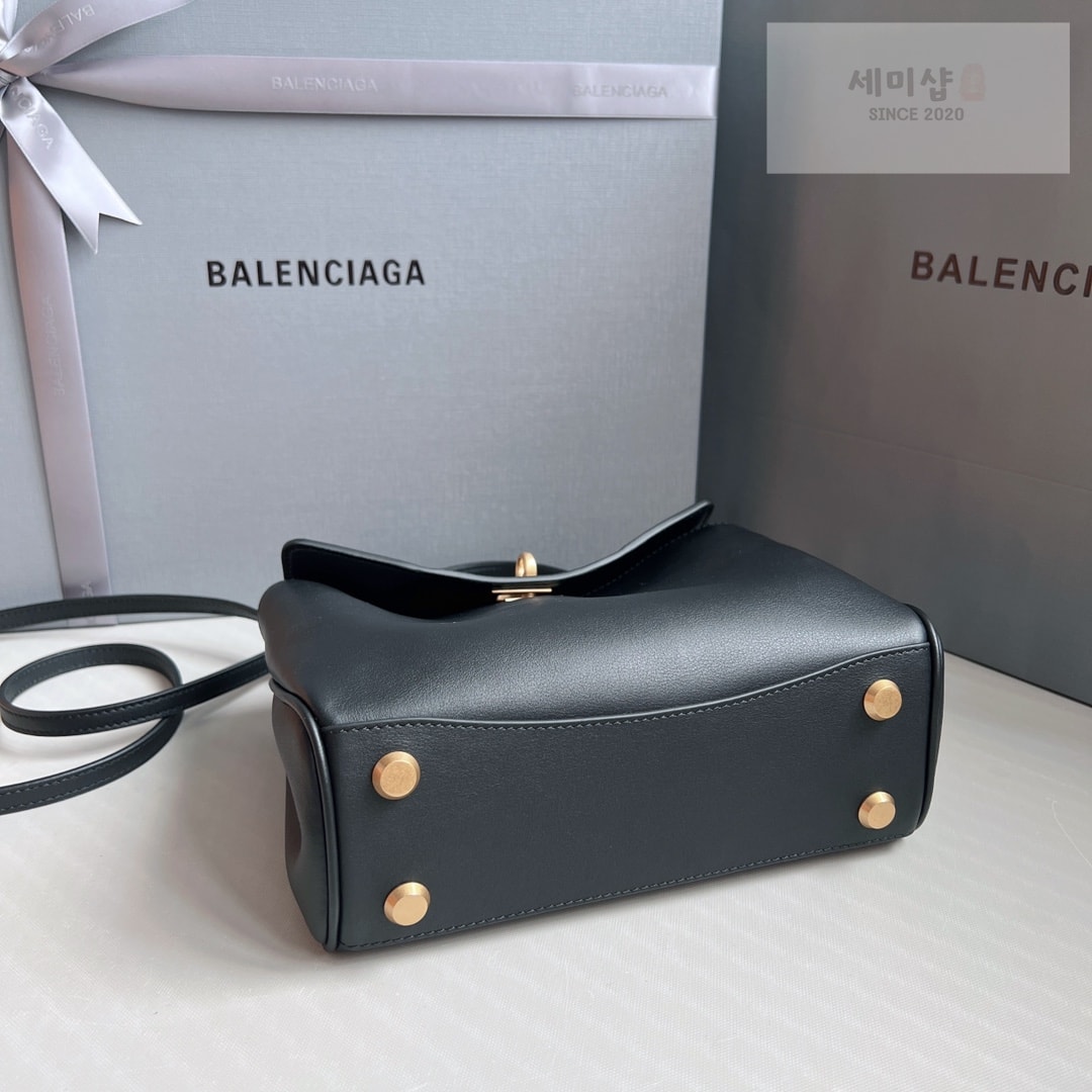 발렌시아가 발렌시아가 미니 로데오 블랙 Bag 4번 이미지