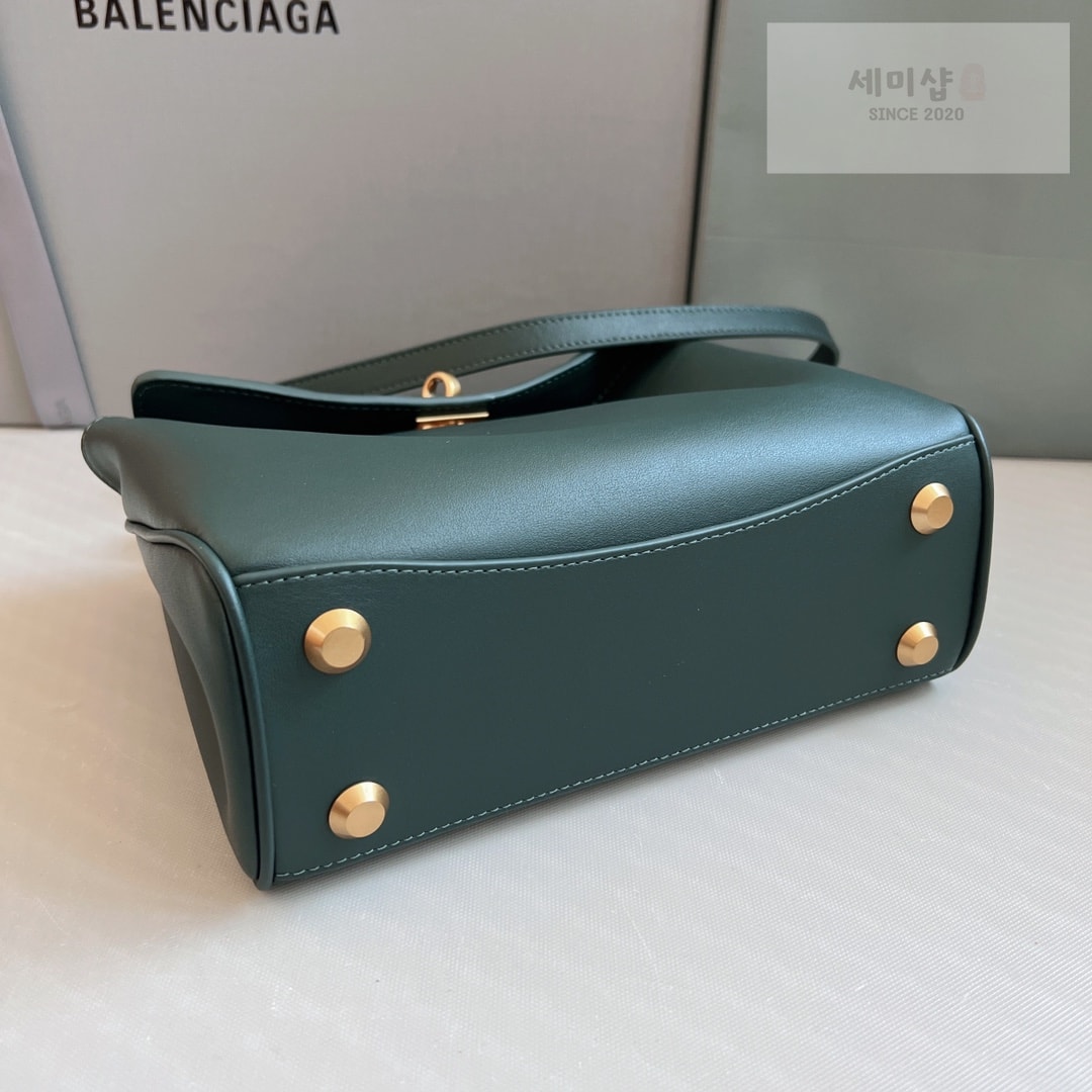 발렌시아가 발렌시아가 미니 로데오 다크 카키 Bag 4번 이미지