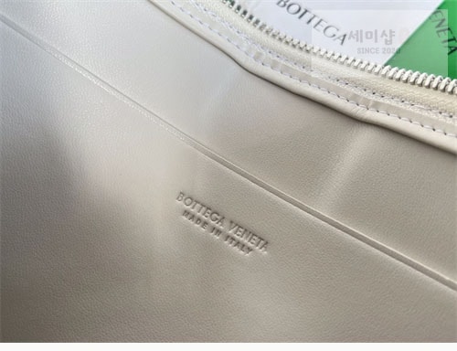 Bottega Veneta 보테가베네타 그레인 인트레치오 위빙 파우치 Bag 16번 이미지