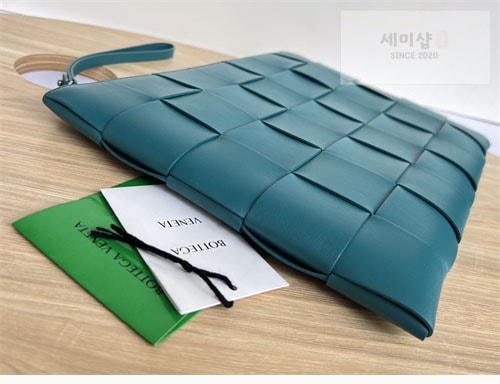 Bottega Veneta 보테가베네타 그레인 인트레치오 위빙 파우치 Bag 17번 이미지