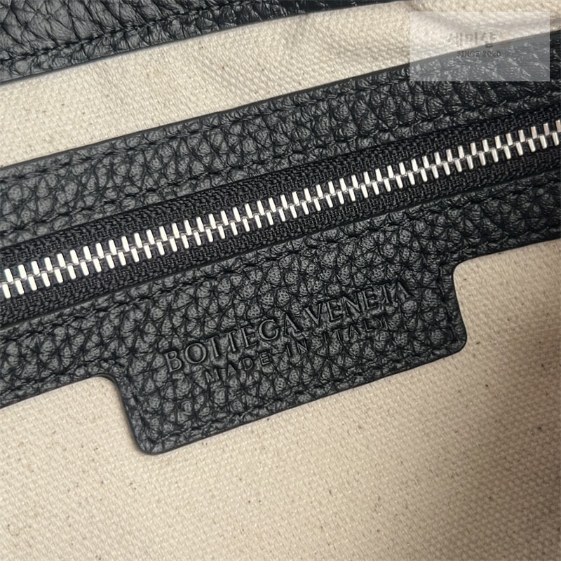Bottega Veneta 보테가베네타 디아고 지퍼 메신저 백 837112 블랙 Bag 8번 이미지