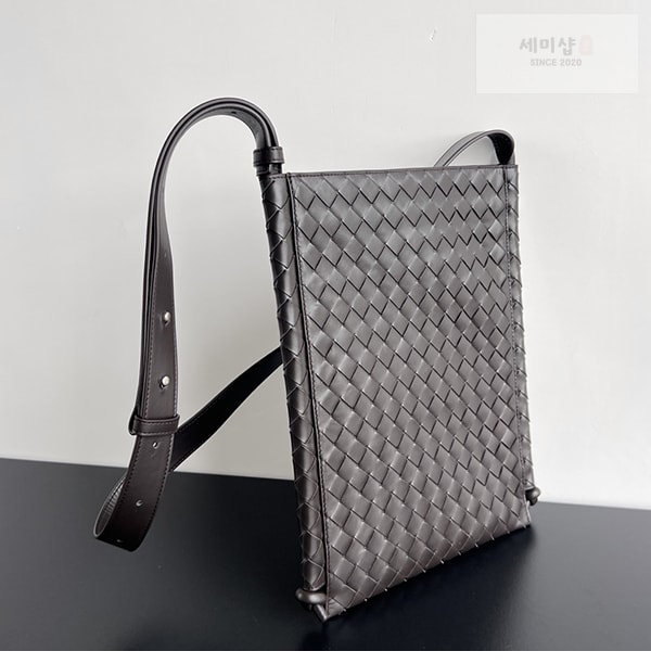Bottega Veneta 보테가베네타 라지 플랫 루프 백“ 2 COLOR ” 블랙 Bag 8번 이미지