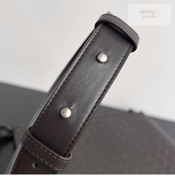 Bottega Veneta 보테가베네타 라지 플랫 루프 백“ 2 COLOR ” 블랙 Bag 17번 이미지