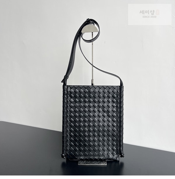 Bottega Veneta 보테가베네타 라지 플랫 루프 백“ 2 COLOR ” 블랙 Bag 18번 이미지
