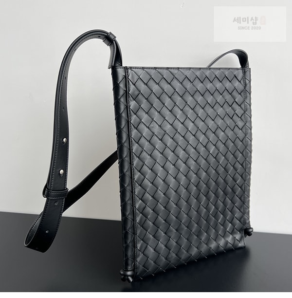 Bottega Veneta 보테가베네타 라지 플랫 루프 백“ 2 COLOR ” 블랙 Bag 11번 이미지