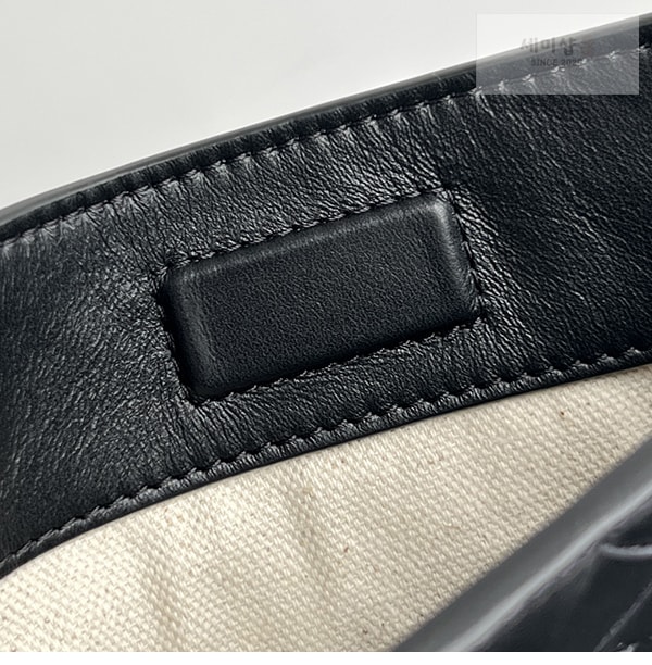 Bottega Veneta 보테가베네타 라지 플랫 루프 백“ 2 COLOR ” 블랙 Bag 13번 이미지
