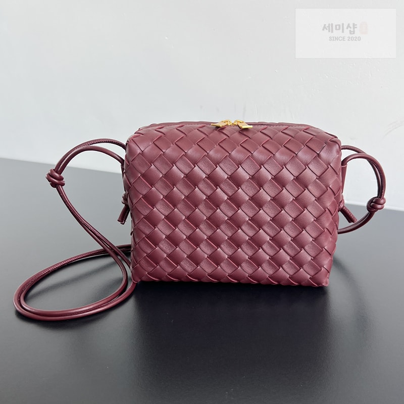 Bottega Veneta 보테가베네타 스몰 루프 카메라 백 버건디 Bag 1번 이미지