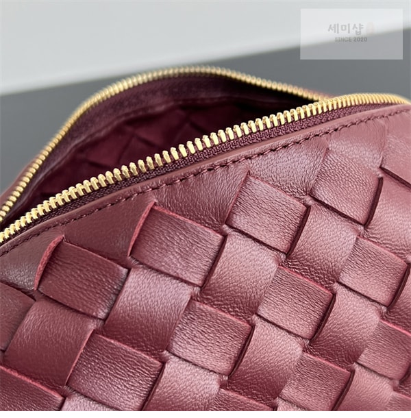 Bottega Veneta 보테가베네타 스몰 루프 카메라 백 버건디 Bag 4번 이미지
