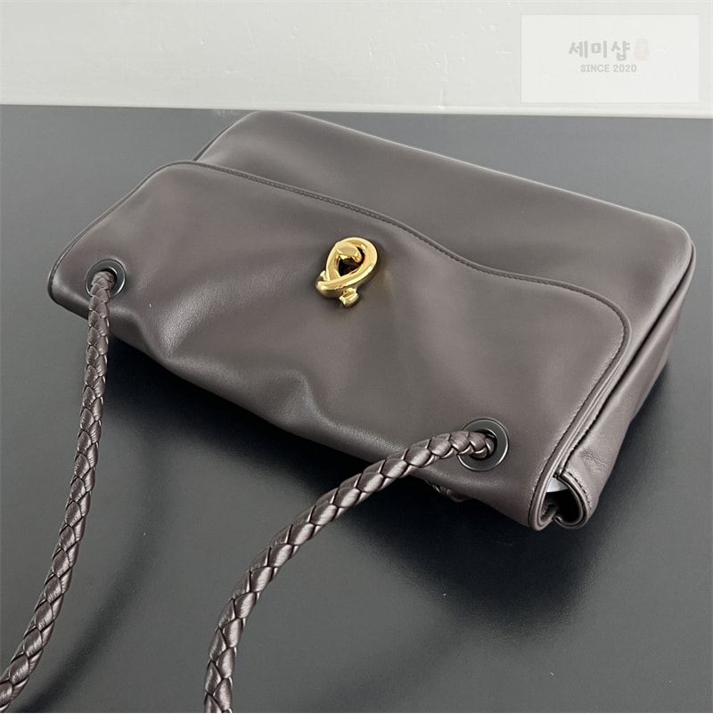 보테가베네타 보테가베네타 매디슨 플랩 놋 숄더 백 폰단트 “ 4 COLOR ” 블루 Bag 25번 이미지