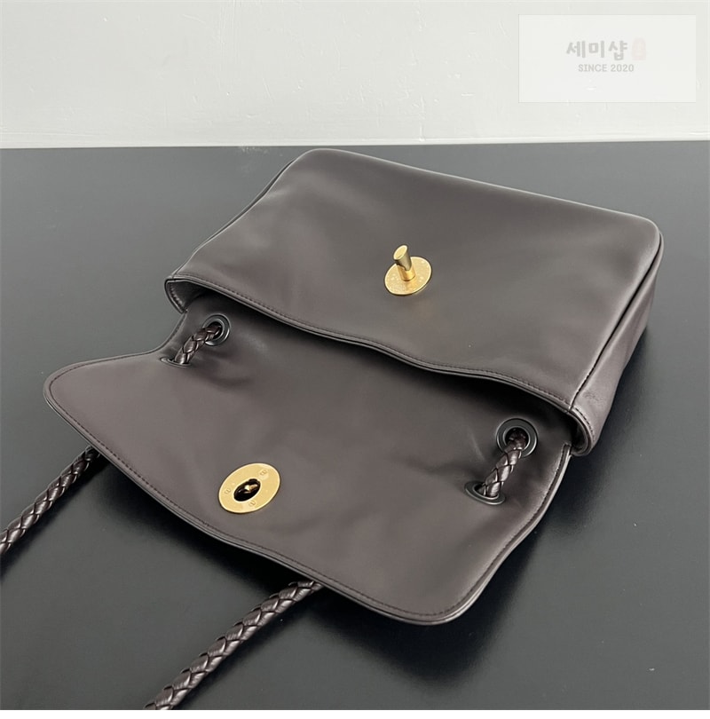 보테가베네타 보테가베네타 매디슨 플랩 놋 숄더 백 폰단트 “ 4 COLOR ” 블루 Bag 4번 이미지