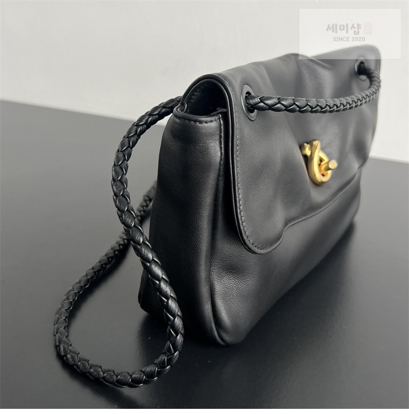 보테가베네타 보테가베네타 매디슨 플랩 놋 숄더 백 폰단트 “ 4 COLOR ” 블루 Bag 19번 이미지