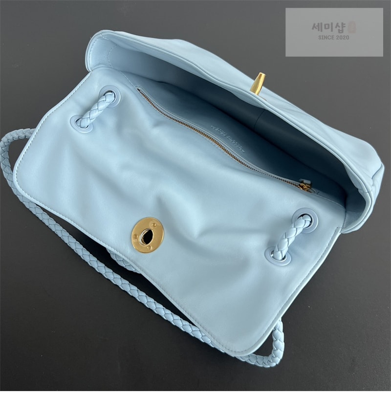 보테가베네타 보테가베네타 매디슨 플랩 놋 숄더 백 폰단트 “ 4 COLOR ” 블루 Bag 7번 이미지