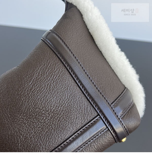 Bottega Veneta 보테가베네타 미니 윌리스 탑 핸들 백 폰단트 Bag 9번 이미지
