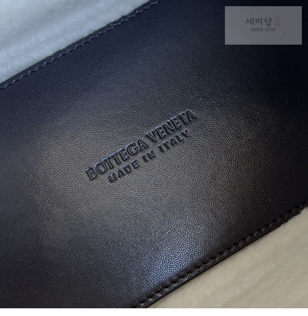 Bottega Veneta 보테가베네타 미니 윌리스 탑 핸들 백 폰단트 Bag 8번 이미지