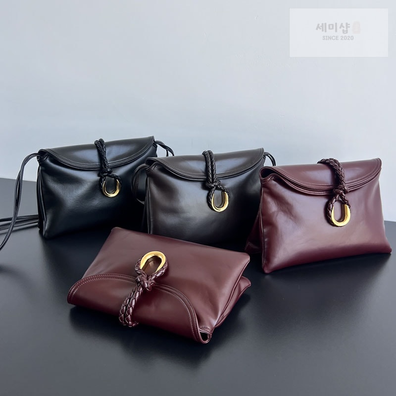 Bottega Veneta 보테가베네타 미듐 리베르타 백 “ 3 COLOR ” 블랙 Bag 10번 이미지