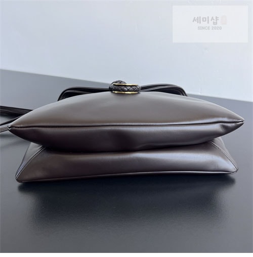 Bottega Veneta 보테가베네타 미듐 리베르타 백 “ 3 COLOR ” 블랙 Bag 5번 이미지