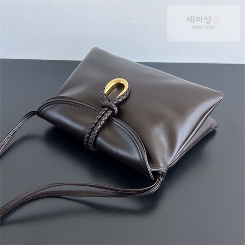 Bottega Veneta 보테가베네타 미듐 리베르타 백 “ 3 COLOR ” 블랙 Bag 3번 이미지