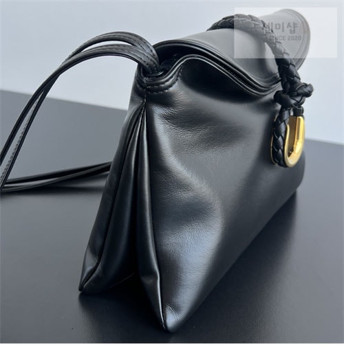 Bottega Veneta 보테가베네타 미듐 리베르타 백 “ 3 COLOR ” 블랙 Bag 14번 이미지