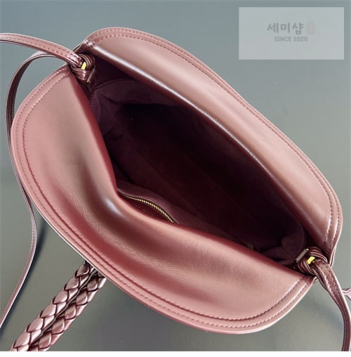 Bottega Veneta 보테가베네타 미듐 리베르타 백 “ 3 COLOR ” 블랙 Bag 18번 이미지