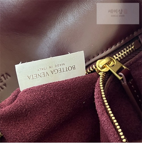 Bottega Veneta 보테가베네타 미듐 리베르타 백 “ 3 COLOR ” 블랙 Bag 28번 이미지