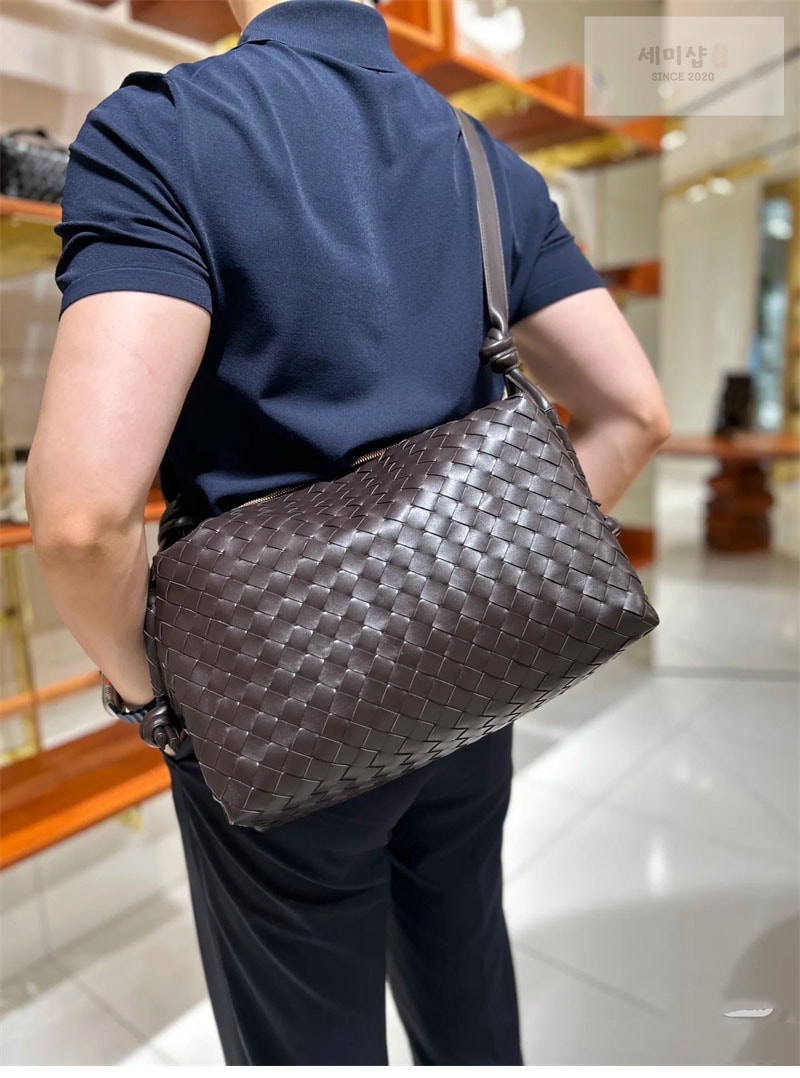 Bottega Veneta 보테가베네타 미디엄 루프 위켄더 “ 2 COLOR ” 다크 브라운 Bag 2번 이미지