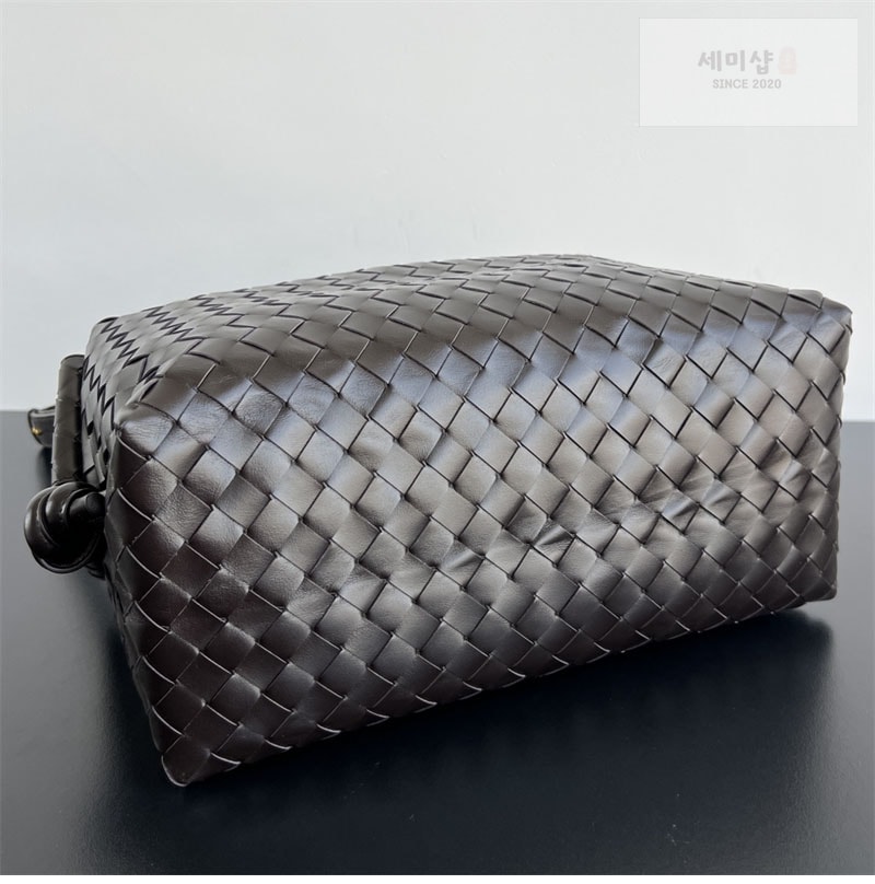 Bottega Veneta 보테가베네타 미디엄 루프 위켄더 “ 2 COLOR ” 다크 브라운 Bag 9번 이미지