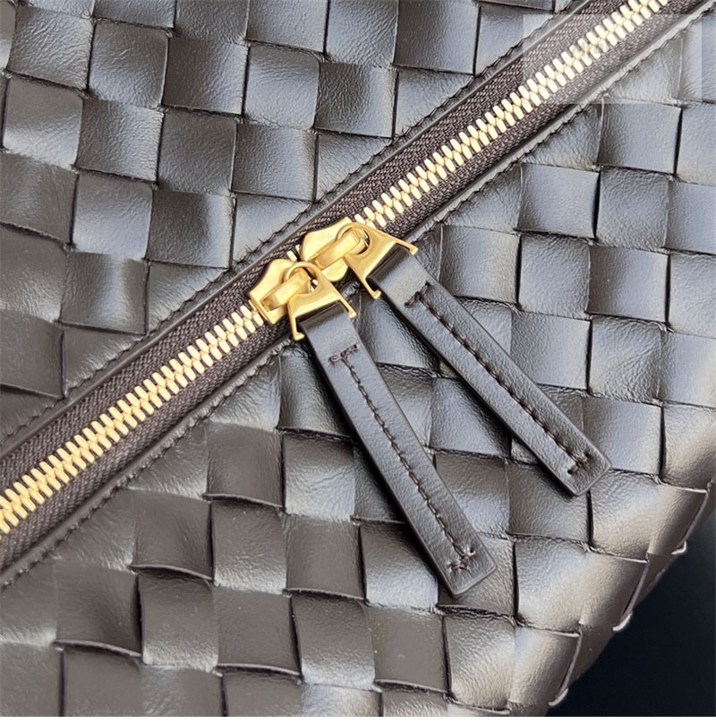 Bottega Veneta 보테가베네타 미디엄 루프 위켄더 “ 2 COLOR ” 다크 브라운 Bag 10번 이미지
