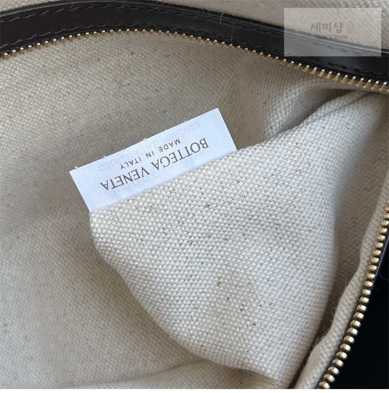 Bottega Veneta 보테가베네타 미디엄 루프 위켄더 “ 2 COLOR ” 다크 브라운 Bag 18번 이미지