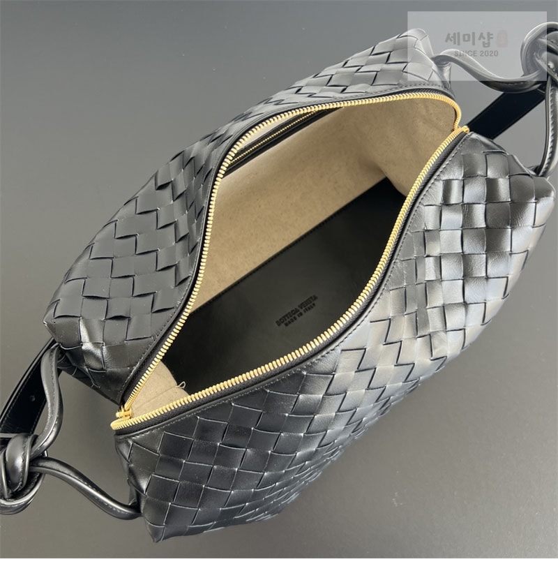 Bottega Veneta 보테가베네타 미디엄 루프 위켄더 “ 2 COLOR ” 다크 브라운 Bag 12번 이미지