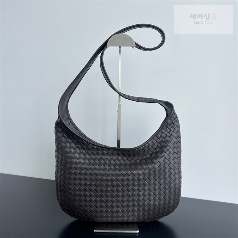 Bottega Veneta 보테가베네타 미디엄 베네토 숄더백 폰단트 Bag 1번 이미지