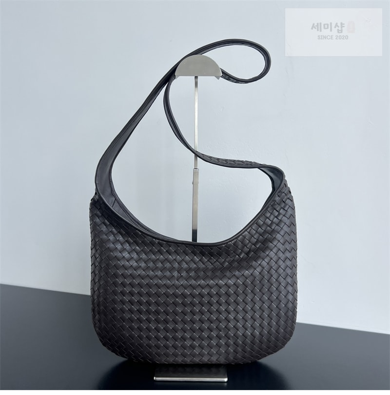 Bottega Veneta 보테가베네타 미디엄 베네토 숄더백 폰단트 Bag 2번 이미지