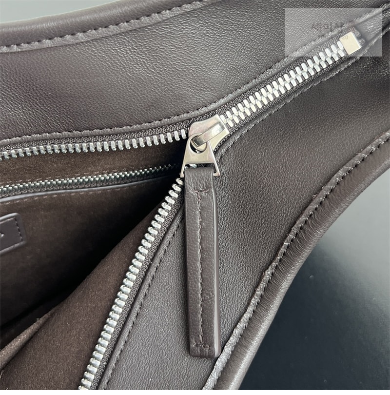 Bottega Veneta 보테가베네타 미디엄 베네토 숄더백 폰단트 Bag 11번 이미지