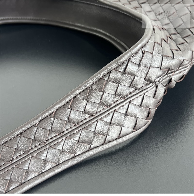 Bottega Veneta 보테가베네타 미디엄 베네토 숄더백 폰단트 Bag 8번 이미지
