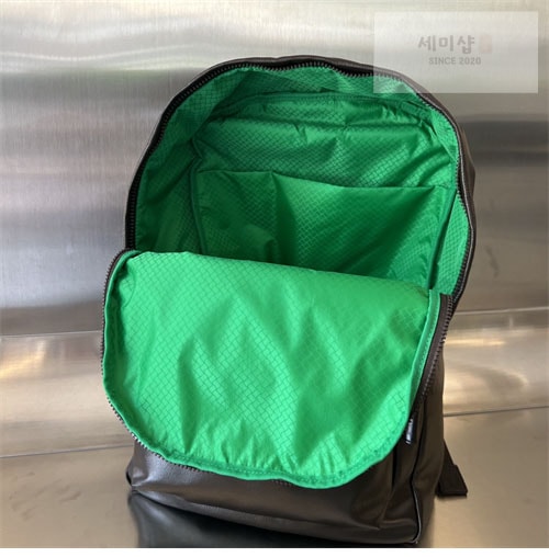 Bottega Veneta 보테가베네타 미디엄 아키타입 백팩 “ 4COLOR ” 다크브라운 Bag 31번 이미지