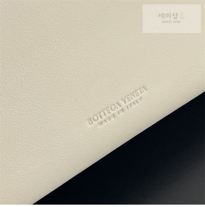 Bottega Veneta 보테가베네타 미디엄 안디아모 탑 핸들 백 “ 5 COLOR ” 레드 Bag 24번 이미지
