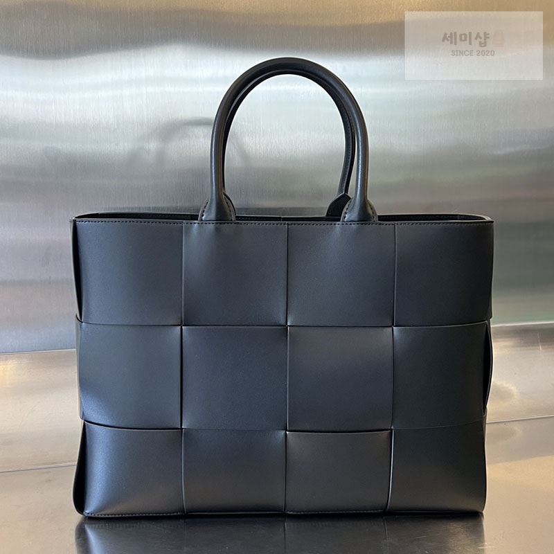 Bottega Veneta 보테가베네타 미디엄 인트레치아토 아르코 토트 백 “ 11 COLOR ” 그레이 Bag 10번 이미지