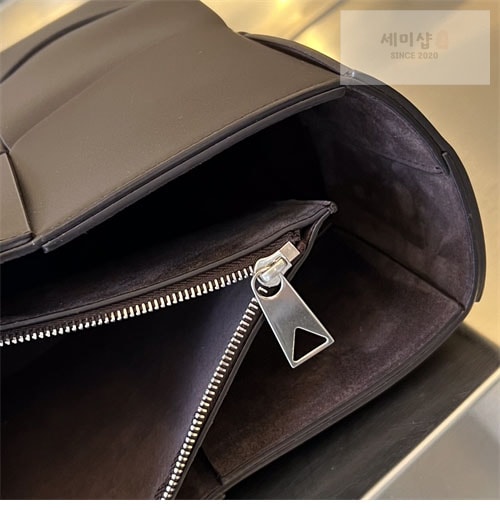 Bottega Veneta 보테가베네타 미디엄 인트레치아토 아르코 토트 백 “ 11 COLOR ” 그레이 Bag 8번 이미지
